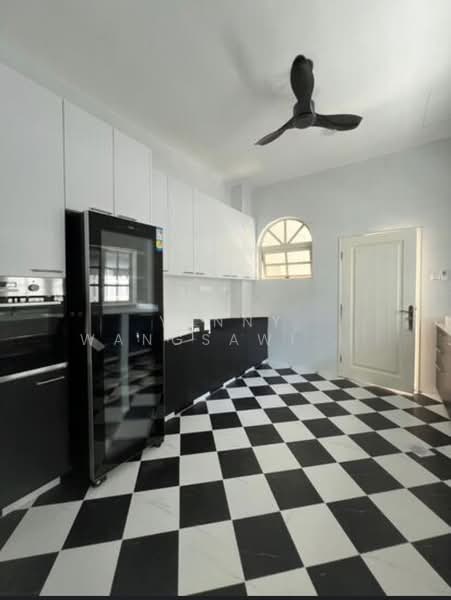 Old Holland Road, Old Holland Road, 7 Bedrooms, 12,000 sqft, Good Class Bungalow For Rent, by Yenny Wangsawidjaja, 500060867 - Kitchen - PropertyGuru.com.sg