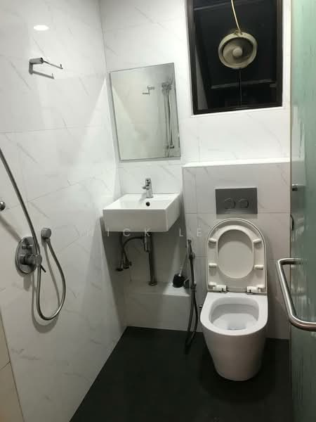 East Grove, 420 East Coast Road, Room Rental, 120 sqft, Condominium For Rent, by Nick Lee, 500060884 - Bathroom - PropertyGuru.com.sg