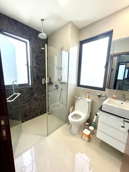 Urban Vista Condominium For Sale at S$ 1,450,000 | PropertyGuru Singapore - Bathroom