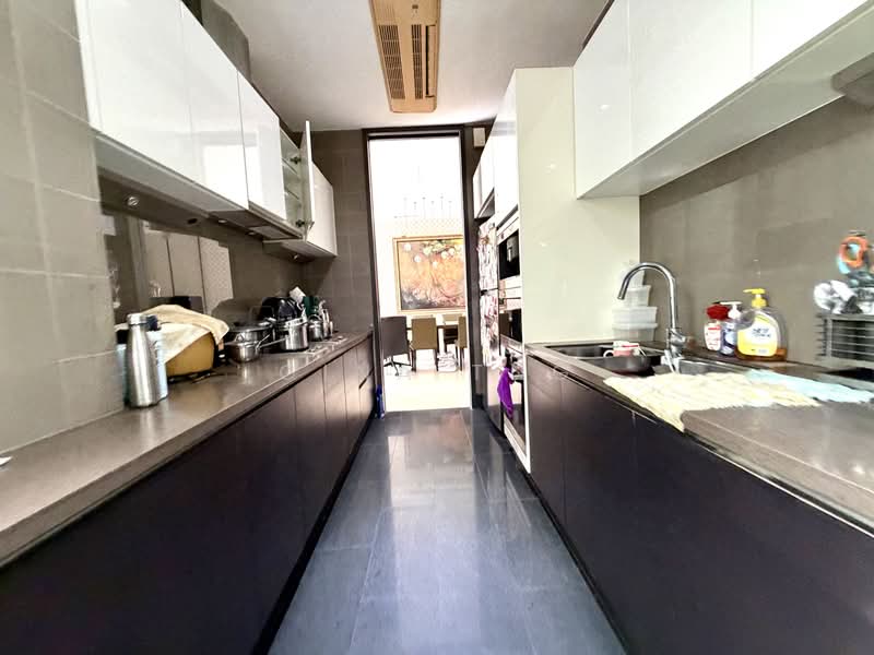 Belle Vue Residences Condominium For Sale at S$ 6,000,000 | PropertyGuru Singapore - Kitchen