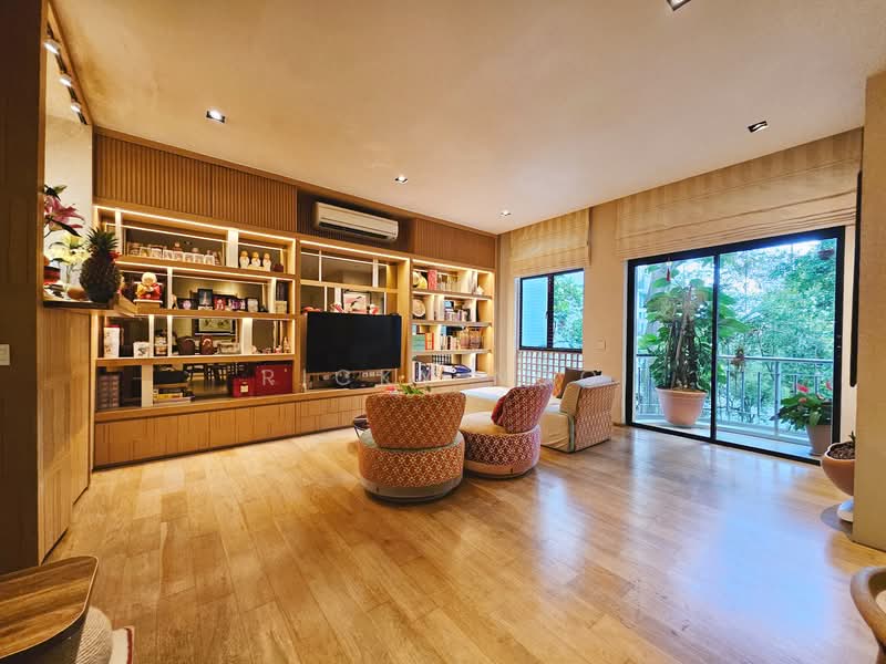 Holland Peak Condominium For Sale at S$ 2,388,000 | PropertyGuru Singapore - Living Room