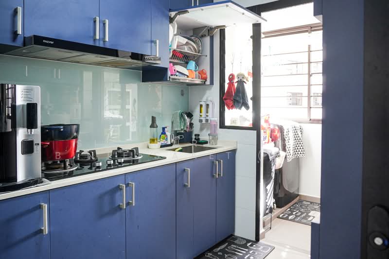 467A Bukit Batok West Avenue 9 HDB Flat For Sale at S$ 680,000 | PropertyGuru Singapore - Kitchen