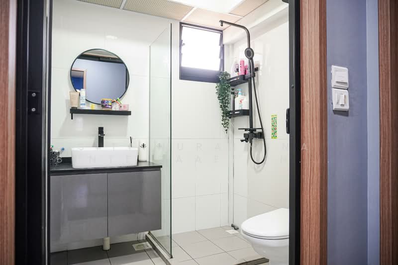 467A Bukit Batok West Avenue 9 HDB Flat For Sale at S$ 680,000 | PropertyGuru Singapore - Bathroom