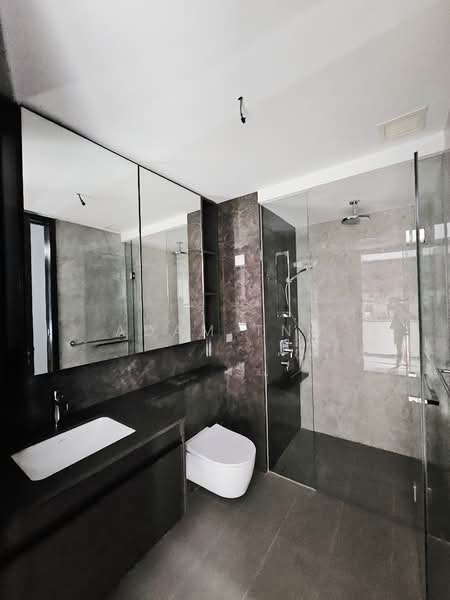 Tembusu Grand, 98 Jalan Tembusu, 1 Bedroom, 527 sqft, Condominium For Rent, by Adam Tng, 500060931 - Bathroom - PropertyGuru.com.sg