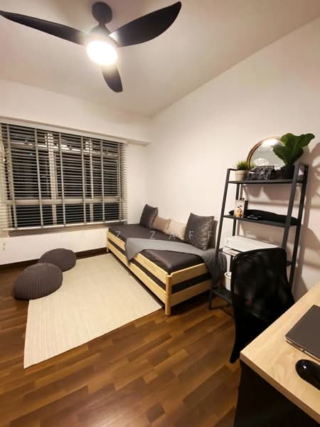 633D Senja Road HDB Flat For Sale at S$ 610,000 | PropertyGuru Singapore - Common Bedroom