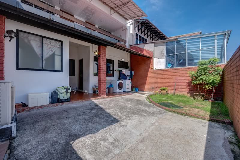 Pasir Ris Terrace, Pasir Ris Terrace, 5 Bedrooms, 2,900 sqft, Terraced House For Sale, by Syarif Hadi, 500060936 - Exterior - PropertyGuru.com.sg