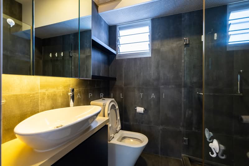210A Punggol Place HDB Flat For Sale at S$ 688,000 | PropertyGuru Singapore - Bathroom