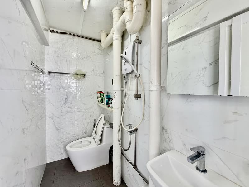 72 Circuit Road, 72 Circuit Road, Room Rental, 200 sqft, HDB Flat For Rent, by Terence Choo, 500060945 - Bathroom - PropertyGuru.com.sg