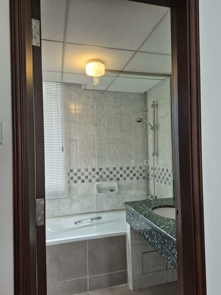 UE Square, 205 River Valley Road, Room Rental, 10 sqft, Apartment For Rent, by Henry Poh, 500060955 - Bathroom - PropertyGuru.com.sg