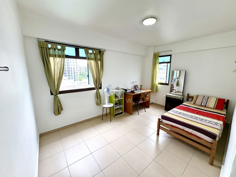 515 Woodlands Drive 14 HDB Flat For Sale at S$ 749,888 | PropertyGuru Singapore - Bedroom 2