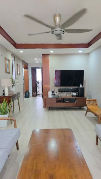 360A Admiralty Drive HDB Flat For Sale at S$ 575,000 | PropertyGuru Singapore - Living Room