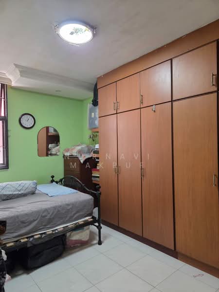 360A Admiralty Drive HDB Flat For Sale at S$ 575,000 | PropertyGuru Singapore - Bedroom
