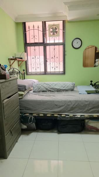 360A Admiralty Drive HDB Flat For Sale at S$ 575,000 | PropertyGuru Singapore - Bedroom