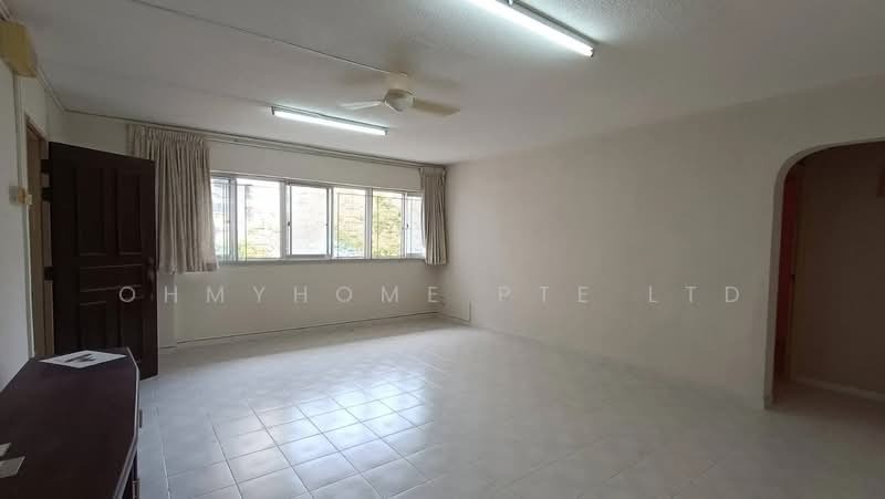 921 Tampines Street 91 HDB Flat For Sale at S$ 665,000 | PropertyGuru Singapore - Living Room