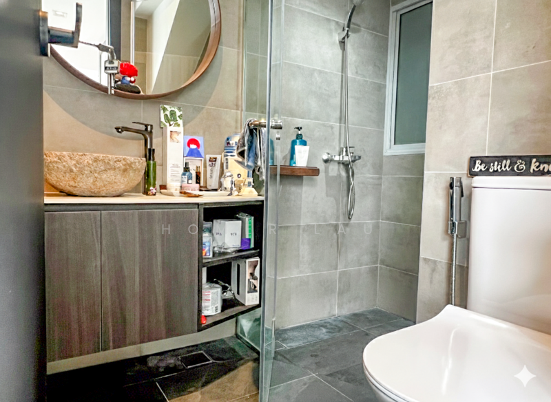 Strata Apartment For Sale at S$ 2,499,000 | PropertyGuru Singapore - Bathroom