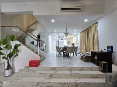 For Sale - ⭐️⭐️LANDED7772@RARE, HUGE CORNER TERRACE WITH GOOD LUCK HOUSE, AMPLE PARKING LOTS AND NEAR TOWN