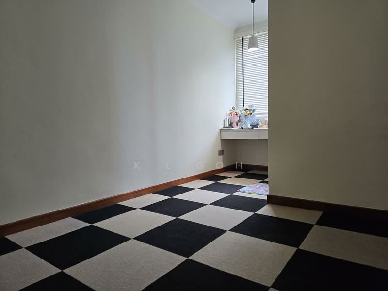 ⭐️⭐️LANDED7772@RARE, HUGE CORNER TERRACE WITH GOOD LUCK HOUSE, AMPLE PARKING LOTS AND NEAR TOWN Corner Terrace For Sale at S$ 3,990,000 | PropertyGuru Singapore - Interior