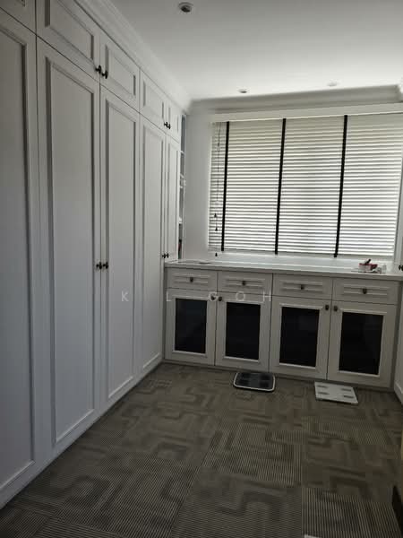 ⭐️⭐️LANDED7772@RARE, HUGE CORNER TERRACE WITH GOOD LUCK HOUSE, AMPLE PARKING LOTS AND NEAR TOWN Corner Terrace For Sale at S$ 3,990,000 | PropertyGuru Singapore - Interior