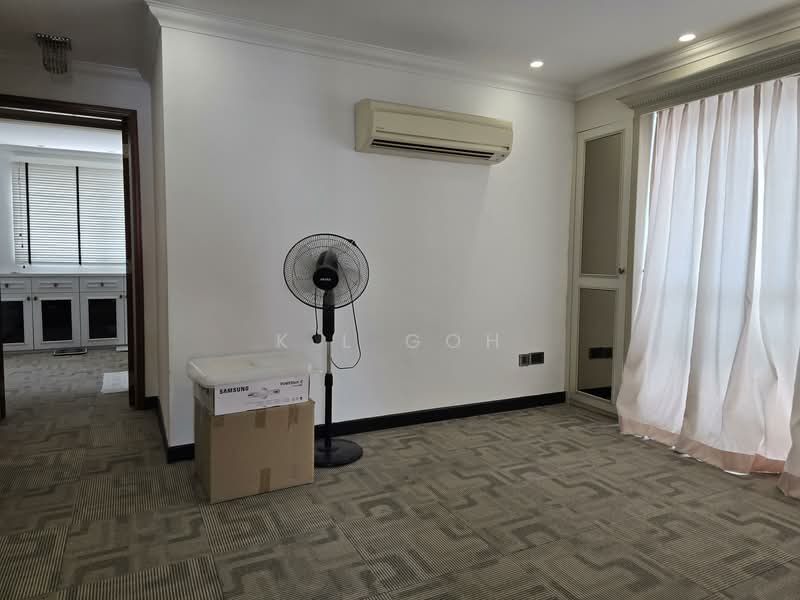 ⭐️⭐️LANDED7772@RARE, HUGE CORNER TERRACE WITH GOOD LUCK HOUSE, AMPLE PARKING LOTS AND NEAR TOWN Corner Terrace For Sale at S$ 3,990,000 | PropertyGuru Singapore - Interior