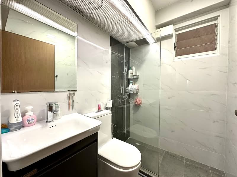 282A Sengkang East Avenue HDB Flat For Sale at S$ 816,000 | PropertyGuru Singapore - Bathroom