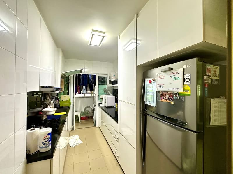 282A Sengkang East Avenue HDB Flat For Sale at S$ 816,000 | PropertyGuru Singapore - Kitchen