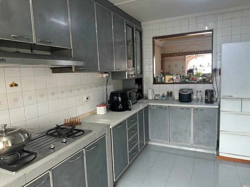 515 Pasir Ris Street 52 HDB Flat For Sale at S$ 828,000 | PropertyGuru Singapore - Kitchen