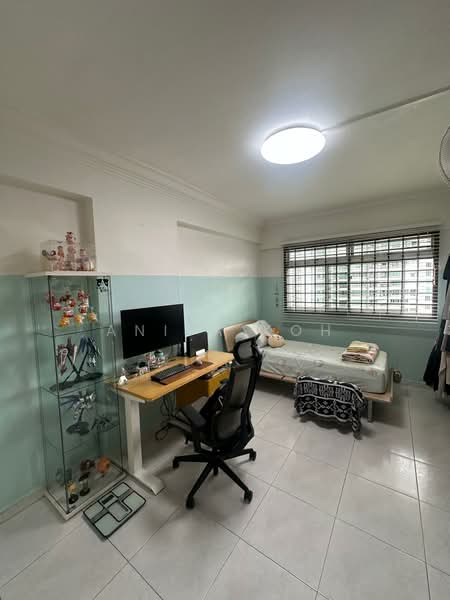 515 Pasir Ris Street 52 HDB Flat For Sale at S$ 828,000 | PropertyGuru Singapore - Common Room 2