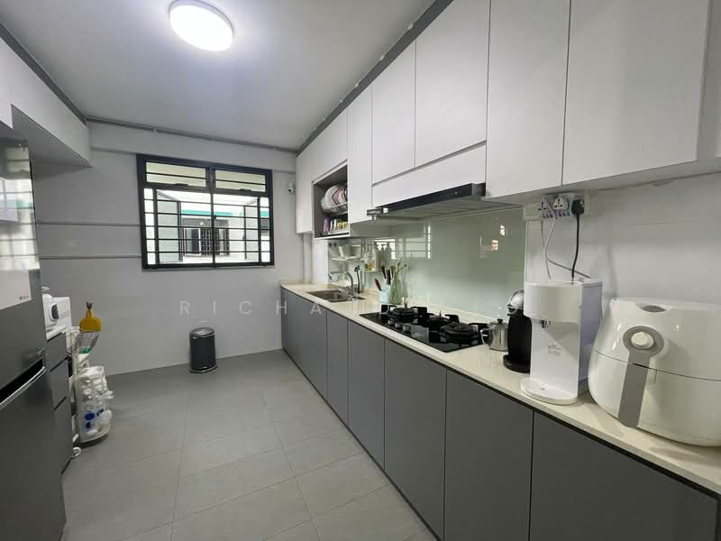 513 Woodlands Drive 14 HDB Flat For Sale at S$ 878,000 | PropertyGuru Singapore - Kitchen
