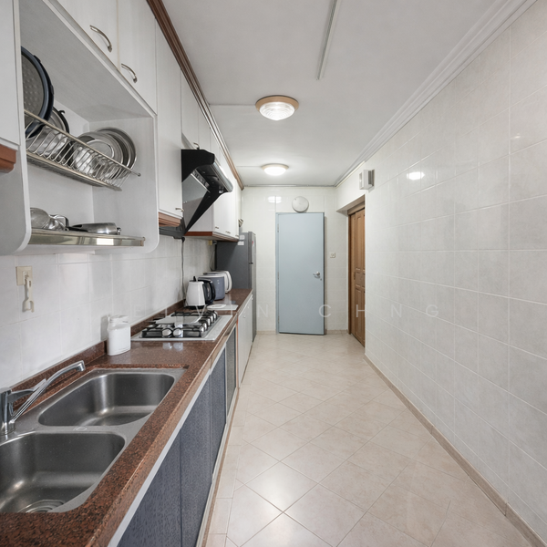 425 Canberra Road, 425 Canberra Road, 3 Bedrooms, 1,184 sqft, HDB Flat For Rent, by Melvin Chng, 500061029 - Kitchen - PropertyGuru.com.sg