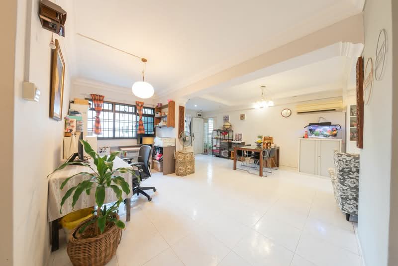 353 Kang Ching Road, 353 Kang Ching Road, 3 Bedrooms, 1,291 sqft, HDB Flat For Sale, by Calvin Choh, 500061035 - Living Room - PropertyGuru.com.sg