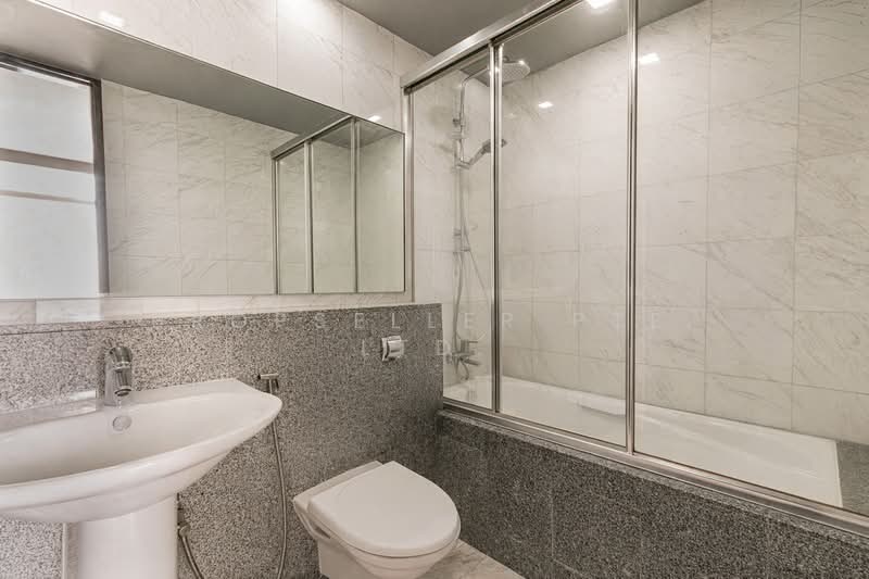 The Trumps Condominium For Sale at S$ 1,700,000 | PropertyGuru Singapore - Bathroom