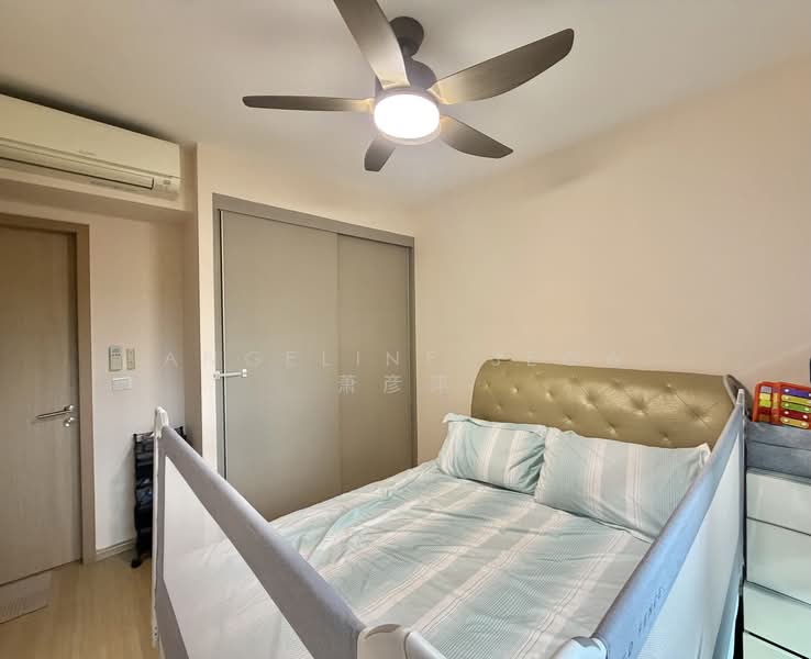 Parc Life Executive Condominium For Sale at S$ 1,400,000 | PropertyGuru Singapore - Master bedroom