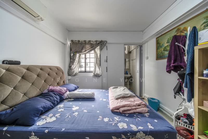 236 Jurong East Street 21 HDB Flat For Sale at S$ 520,000 | PropertyGuru Singapore - Bedroom