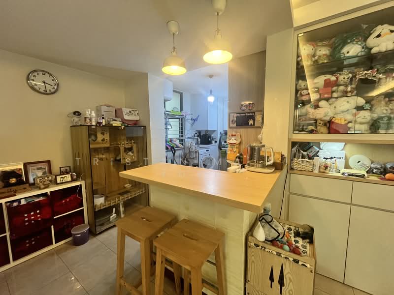 689F Woodlands Drive 75 HDB Flat For Sale at S$ 620,000 | PropertyGuru Singapore - Kitchen