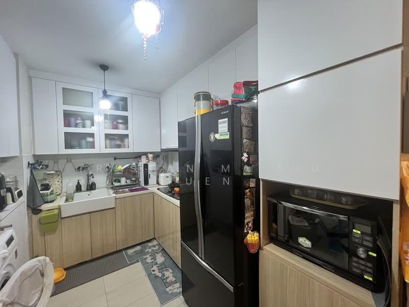 689F Woodlands Drive 75 HDB Flat For Sale at S$ 620,000 | PropertyGuru Singapore - Kitchen