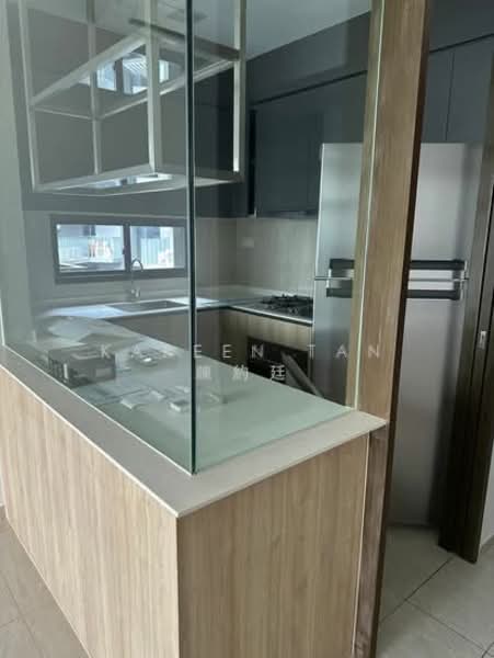Grandeur Park Residences Condominium For Sale at S$ 1,860,000 | PropertyGuru Singapore - Kitchen
