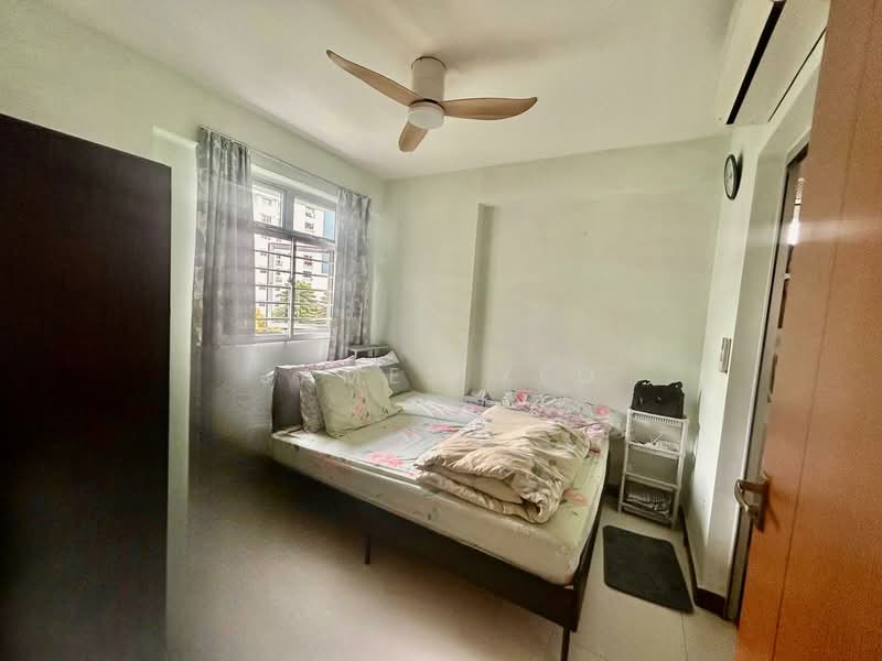 459 Yishun Avenue 11 HDB Flat For Sale at S$ 398,000 | PropertyGuru Singapore - Bedroom