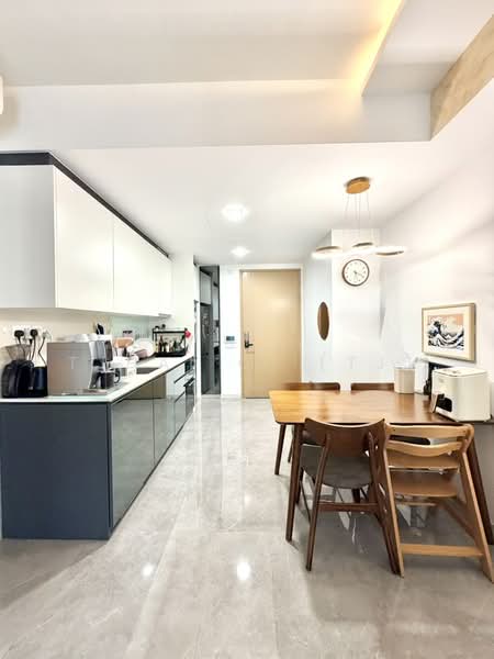 The Essence Condominium For Sale at S$ 1,000,000 | PropertyGuru Singapore - Kitchen