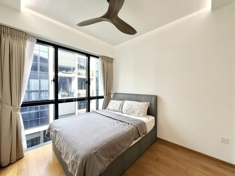 The Essence Condominium For Sale at S$ 1,000,000 | PropertyGuru Singapore - Bedroom
