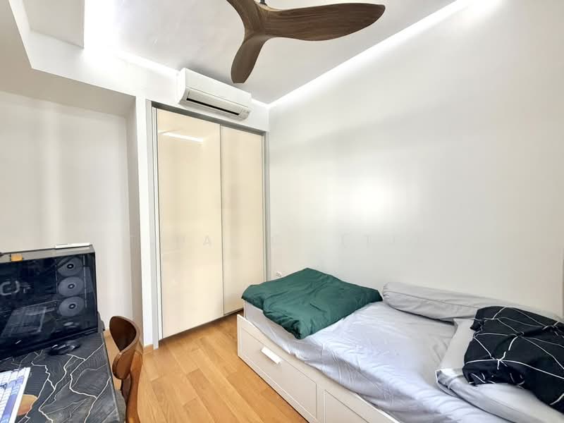 The Essence Condominium For Sale at S$ 1,000,000 | PropertyGuru Singapore - Bedroom