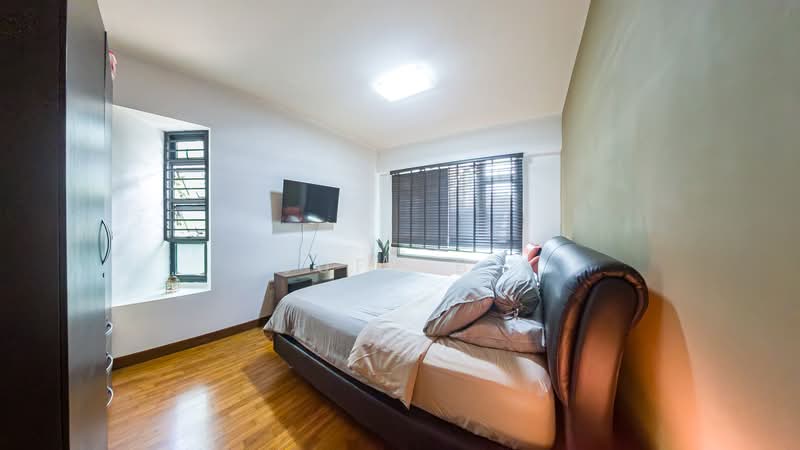 271D Punggol Walk HDB Flat For Sale at S$ 715,000 | PropertyGuru Singapore - Master Bedroom