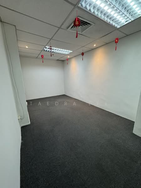 International Plaza, 10 Anson Road, 409 sqft, Office For Sale, by Taedra Lee, 500061135 - Interior - CommercialGuru.com.sg