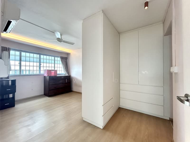 220 Jurong East Street 21, 220 Jurong East Street 21, 3 Bedrooms, 1,270 sqft, HDB Flat For Rent, by Ivy Yeo, 500061148 - Master Bedroom - PropertyGuru.com.sg