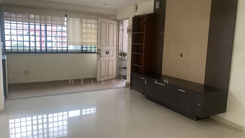463 Hougang Avenue 10 HDB Flat For Sale at S$ 960,000 | PropertyGuru Singapore - Living Room