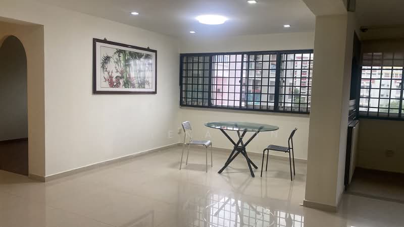 463 Hougang Avenue 10 HDB Flat For Sale at S$ 960,000 | PropertyGuru Singapore - Dining Room