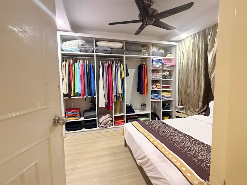 615 Woodlands Avenue 4 HDB Flat For Sale at S$ 780,000 | PropertyGuru Singapore - Bedroom