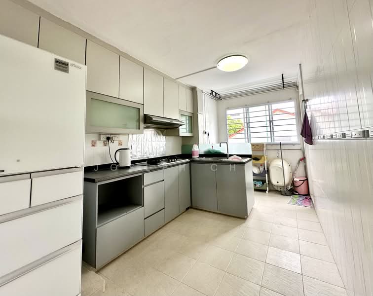 361 Bukit Batok Street 31, 361 Bukit Batok Street 31, Room Rental, 200 sqft, HDB Flat For Rent, by Joseph Chai, 500061185 - Kitchen - PropertyGuru.com.sg