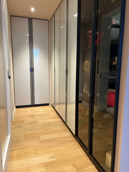 Riviere Condominium For Sale at S$ 8,888,000 | PropertyGuru Singapore - Walk-in Wardrobe in Master Bedroom