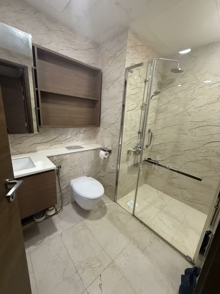 Queens Peak, 1 Dundee Road, 3 Bedrooms, 947 sqft, Condominium For Rent, by Kelly Kok Seow Cheng, 500061205 - Bathroom - PropertyGuru.com.sg