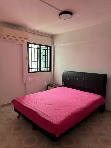 240 Bukit Batok East Avenue 5 HDB Flat For Sale at S$ 420,000 | PropertyGuru Singapore - Bedroom